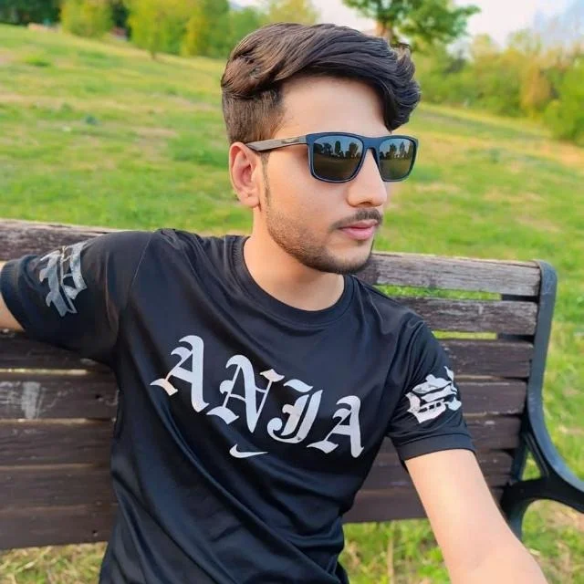 Fawad Khan - WordPress & Laravel Web Developer